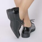 Mocassins ou Derbies